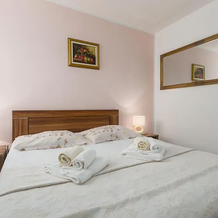 Holiday home Strandnahes Anamaria Fuer 6 Personen Porec